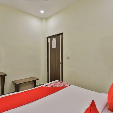 Oyo Flagship 19003 Hotel Rudra Mahal Ahmedabad Exterior foto