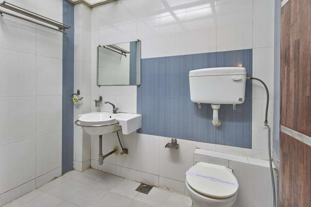 Oyo Flagship 19003 Hotel Rudra Mahal Ahmedabad Quarto foto