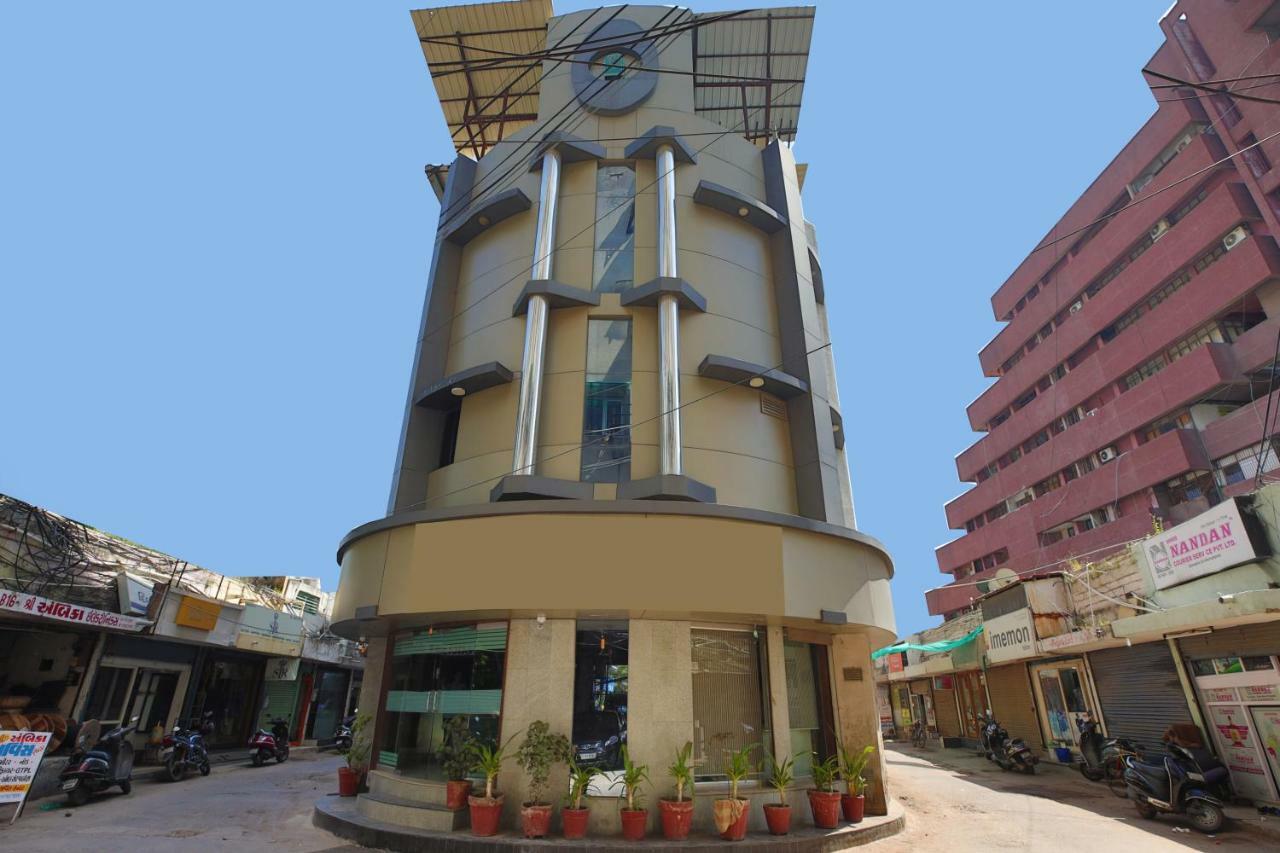 Oyo Flagship 19003 Hotel Rudra Mahal Ahmedabad Exterior foto