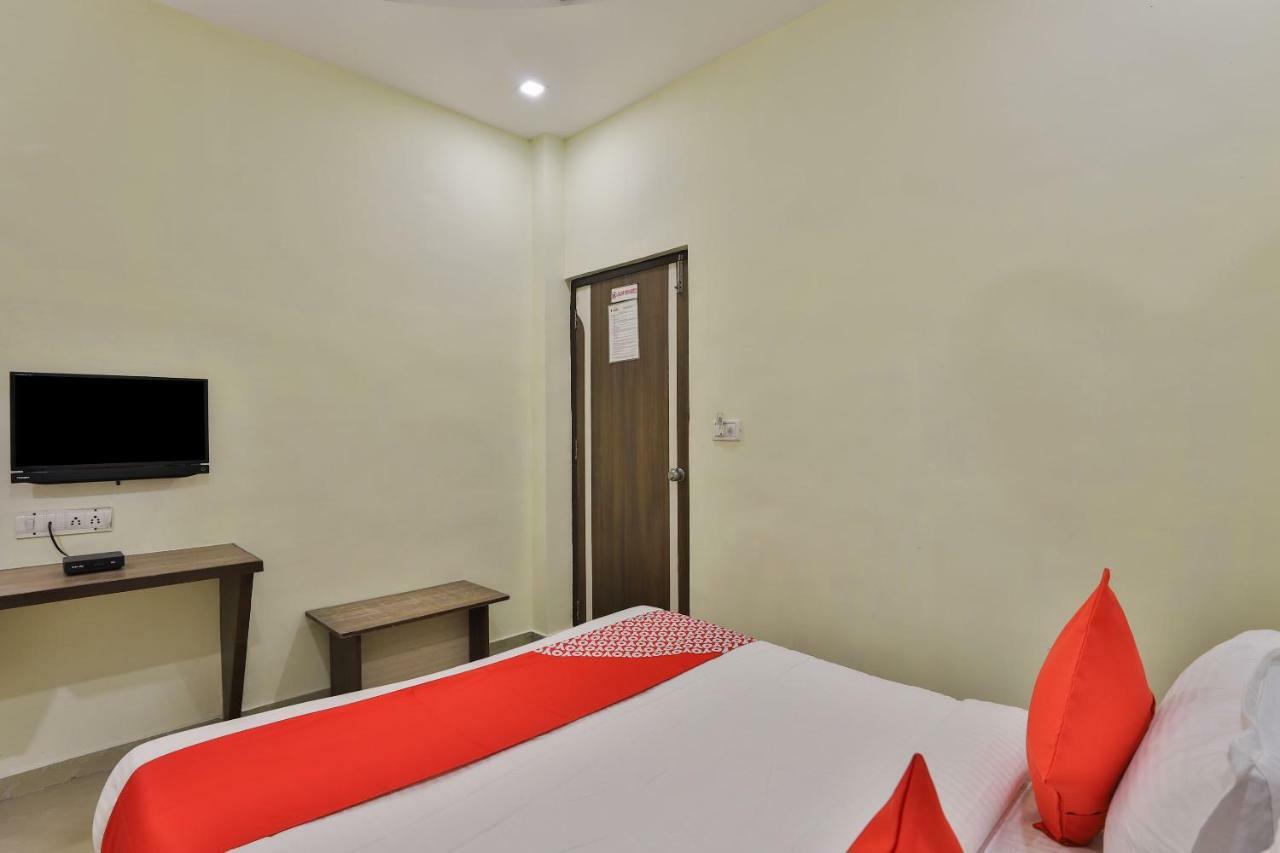 Oyo Flagship 19003 Hotel Rudra Mahal Ahmedabad Exterior foto