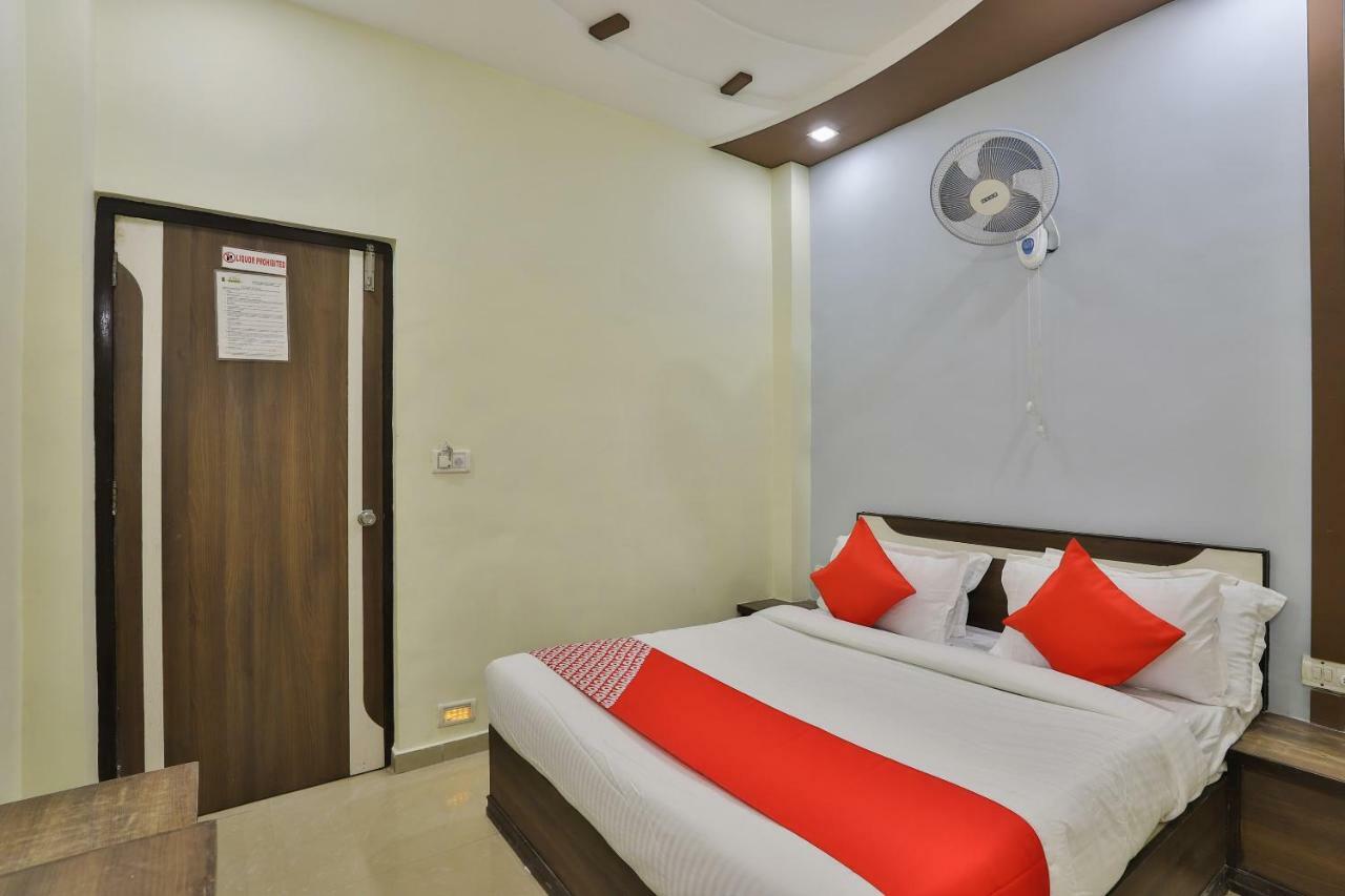 Oyo Flagship 19003 Hotel Rudra Mahal Ahmedabad Exterior foto